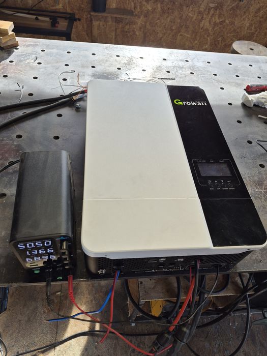 Invertor solar hibrid Growatt SPF 5000 ES + Wi-Fi Stick– 5 kW / 48 V