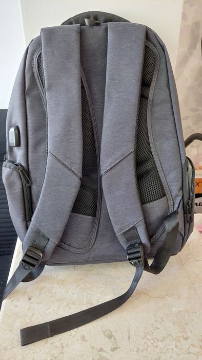 Rucsac laptop business – nou, întărit, 2 compartimente, multe buzunare - nou