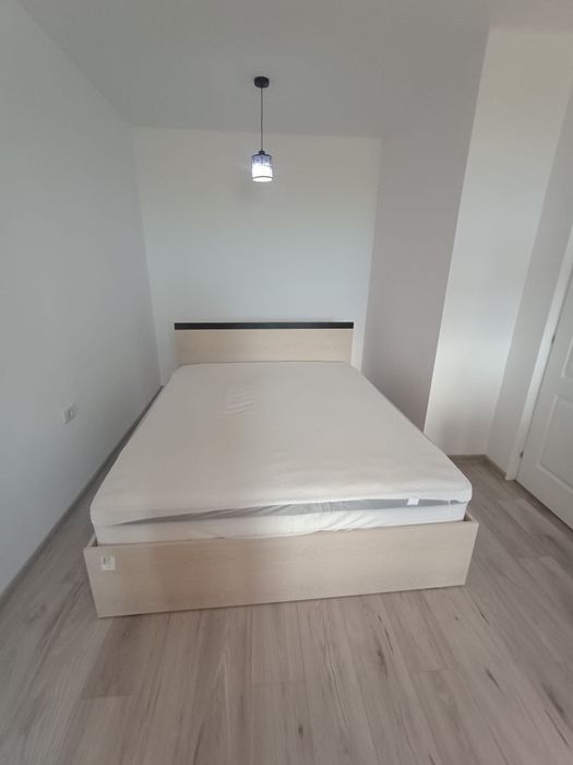 Vând pat matrimonial Lem's și saltea 160x200