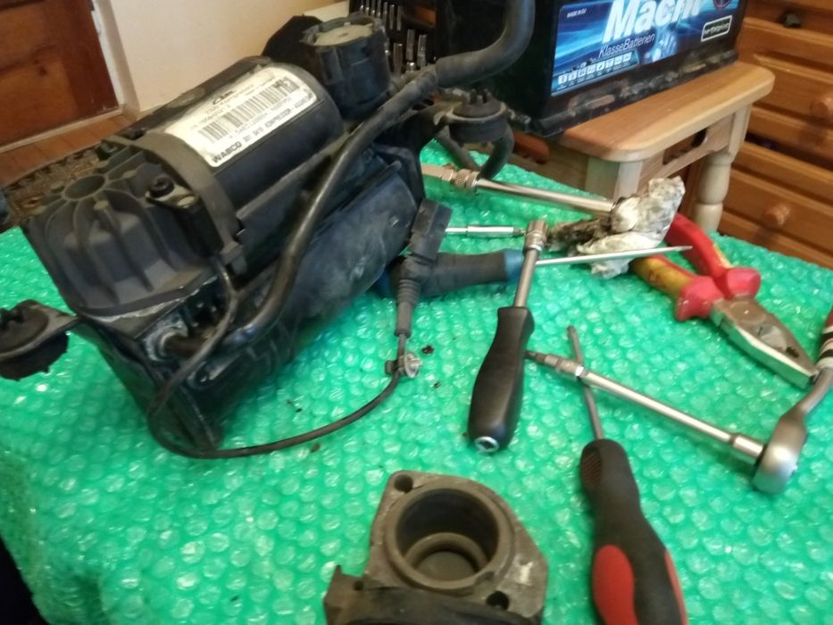Reparare reparație compresor suspensie perne aer Audi Q7 A8 A6 Touareg