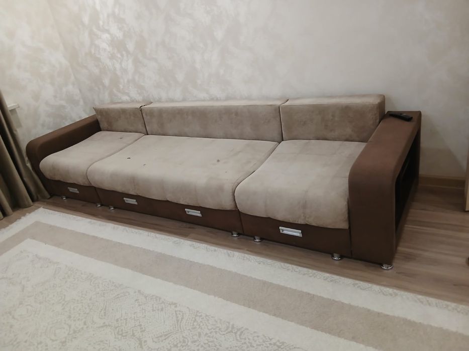 Продам диван в гостиную