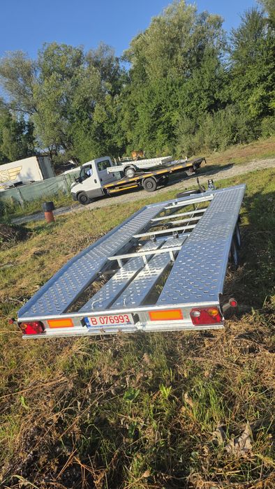 Închiriez/tractez platformă auto de 2 tone, nouă