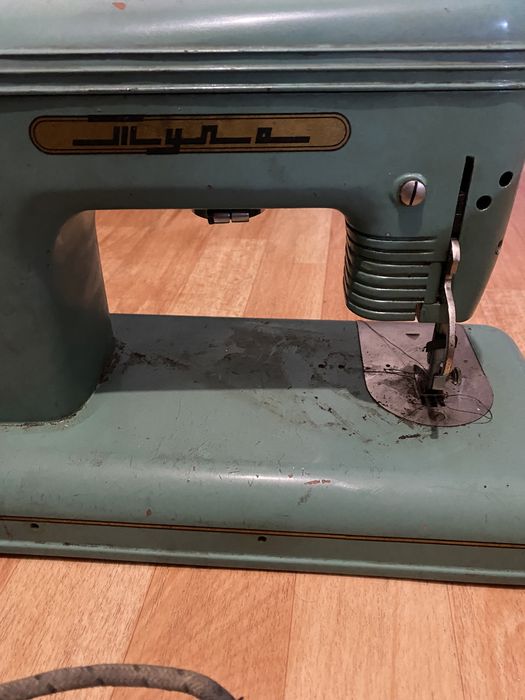 Продам совецкие швейные машинки