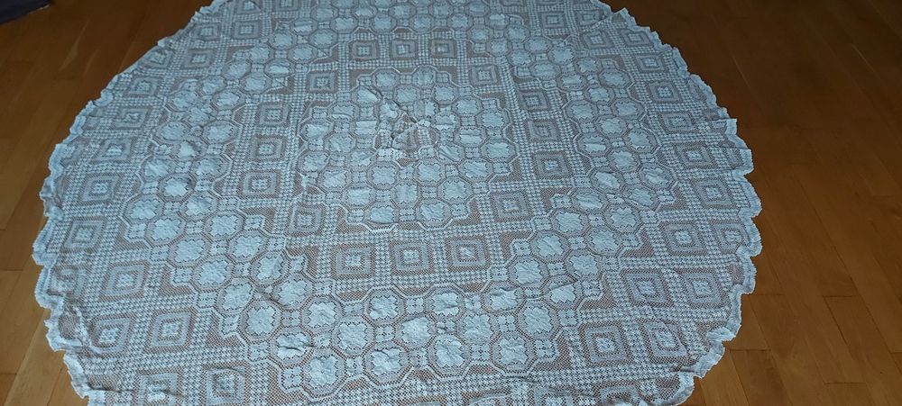 Плетена покривка за маса