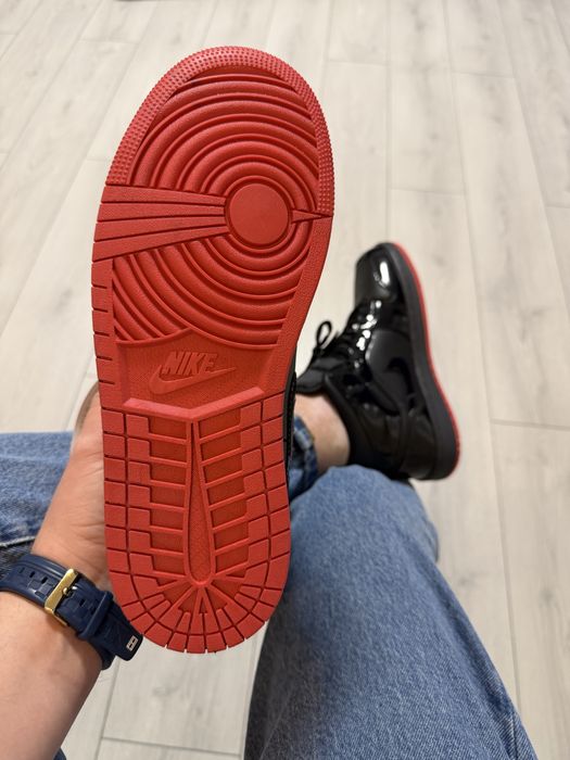 Adidasi Barbati Nike Jordan Mid Negru & Rosu!