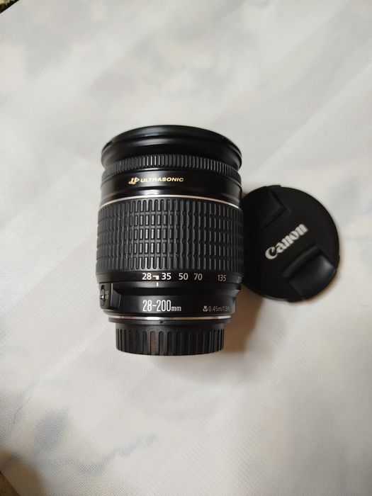 Фотоаппарат Canon EOS 700D + объектив Ultrasonic 28-200 ЕF/2.8

Отличн