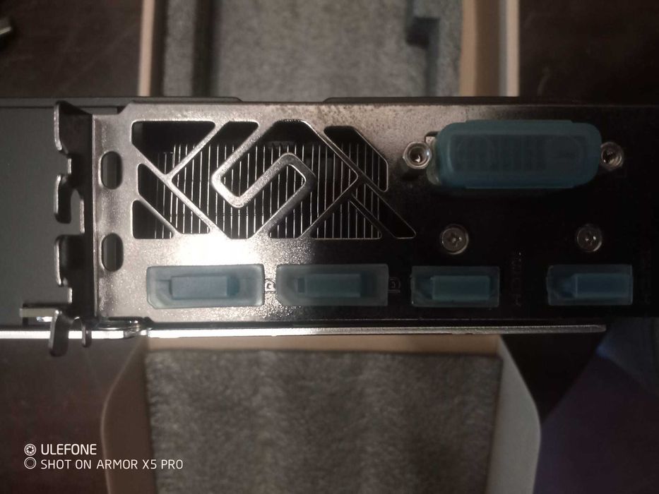 Vand placa video SAPPHIRE NITRO+ RADEON RX 580 Pret 650 lei