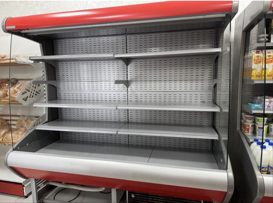 Продам холодильную витрину