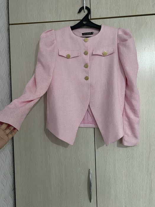 Продам пиджак . В идеальном состоянии