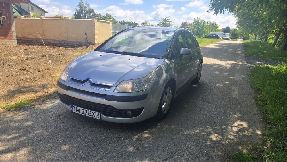 Inchiriez Citroen C4 - RENT A CAR de buget