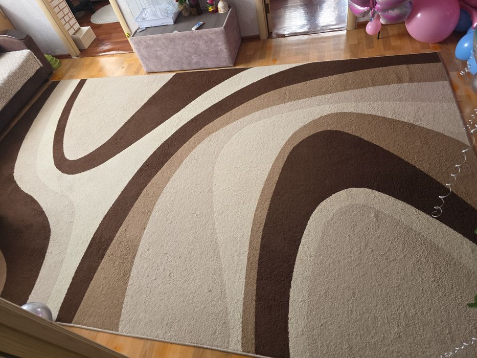 Палас в хорошем состоянии