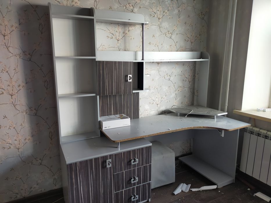 Компьютерный стол. 12 000 тенге