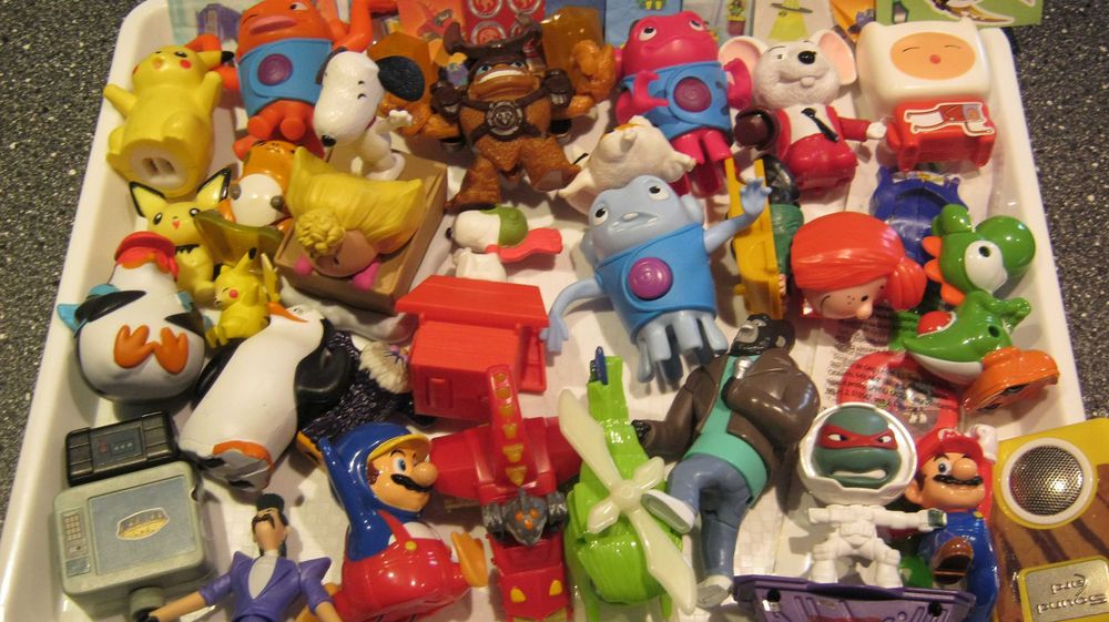 Mc.Donald's.Lot,peste 50 jucarii Happy Meal,plus bonus cadou.