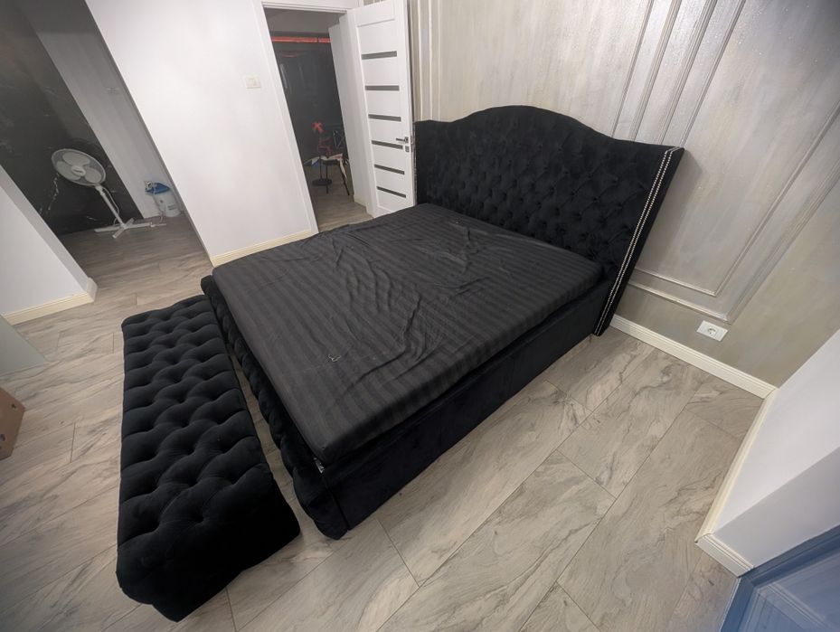 Pat Matrimonial Tapițat Negru