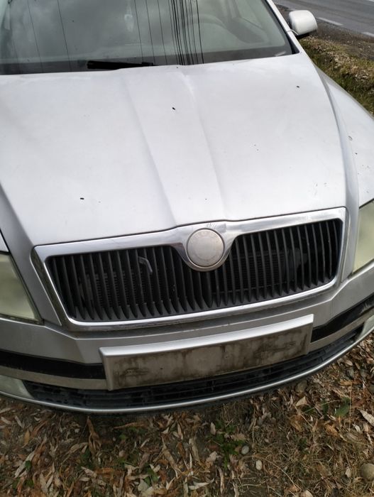 Bara fata Skoda Octavia 2 capota. Motor 1.9 tdi bls