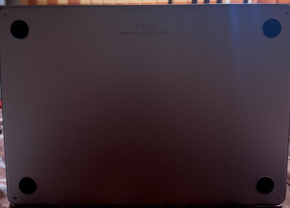 MacBook Air 13.6 2025 Cip m4