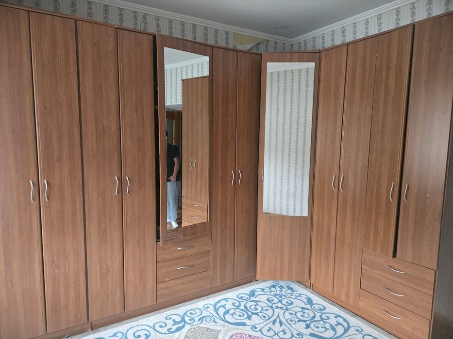 Гарнитурный шкаф сатылады срочно