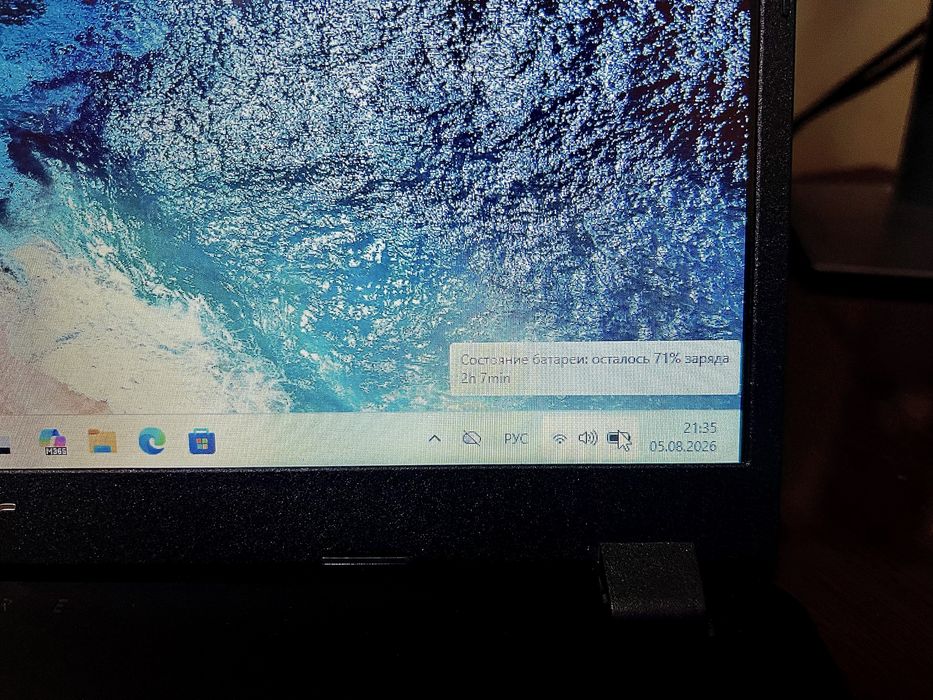 Aser Core i3 7 pokolekiya 8 gb SSD m2
