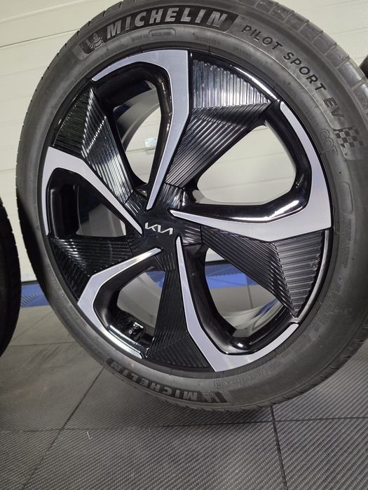 Оригинални 20" джанти Kia EV6 GT-Line + Michelin Pilot Sport EV 255/45 R20 OEM