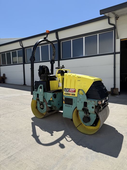 БАГЕР JCB 3.5t,САМОСВАЛ с кран 12t,БУС с борд ,ВАЛЯК