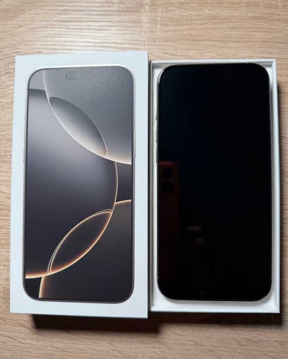 iPhone 16 Pro Max 256 GB, Natural Titanium като нов