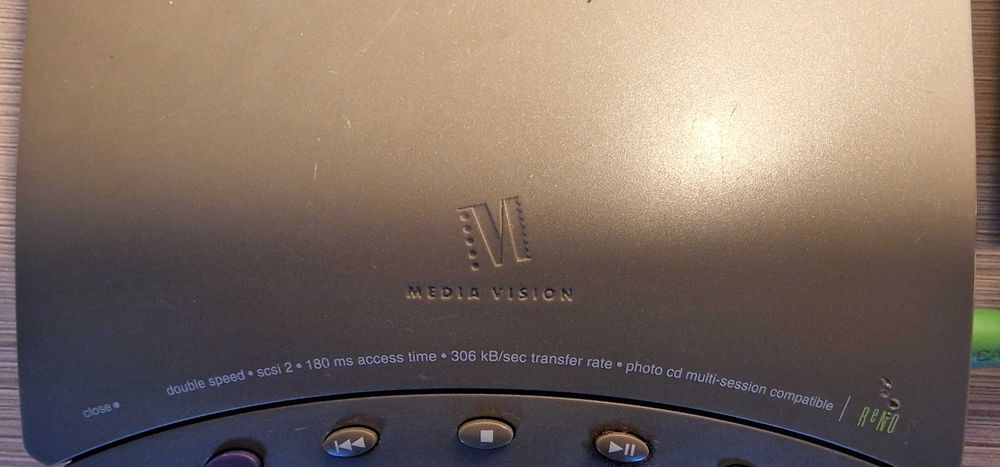 Ретро CD плейър и външно CD-ROM устройство Media Vision ReNo – работещо