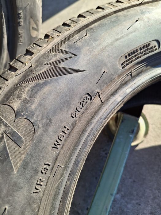 2 Anvelope de iarnă 255 55 r18 Bridgestone