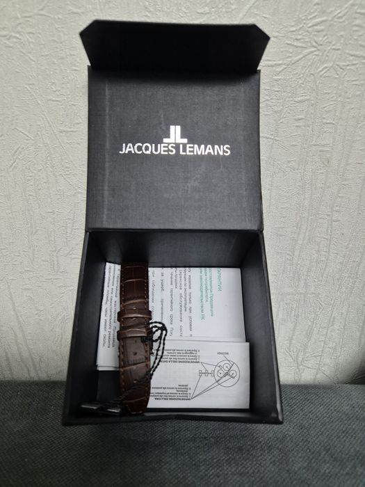 Продам мужские наручные часы Jacques Lemans