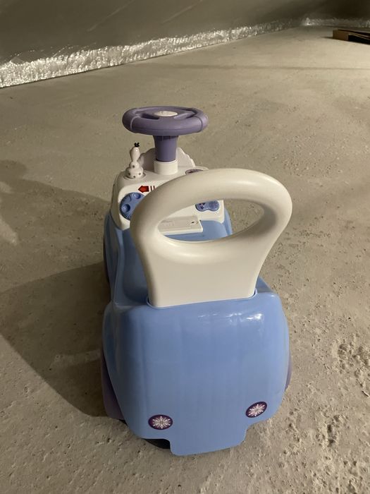 Vand masina cu volan Frozen, noua