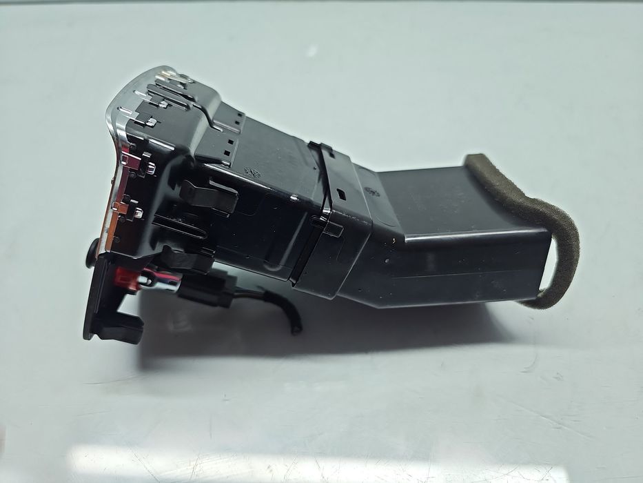 Grila aerisire spate AUDI A3 (8VS) [Fabr 2013-prezent] 8V0819203