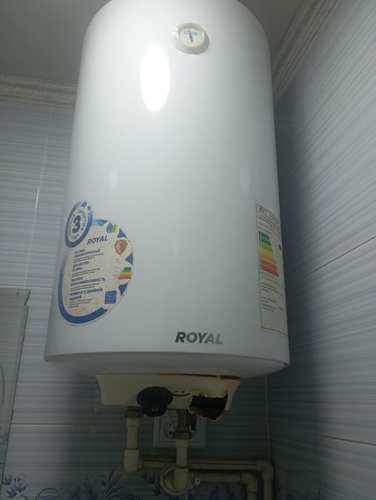 Ariston 80litrlik srochna sotiladi