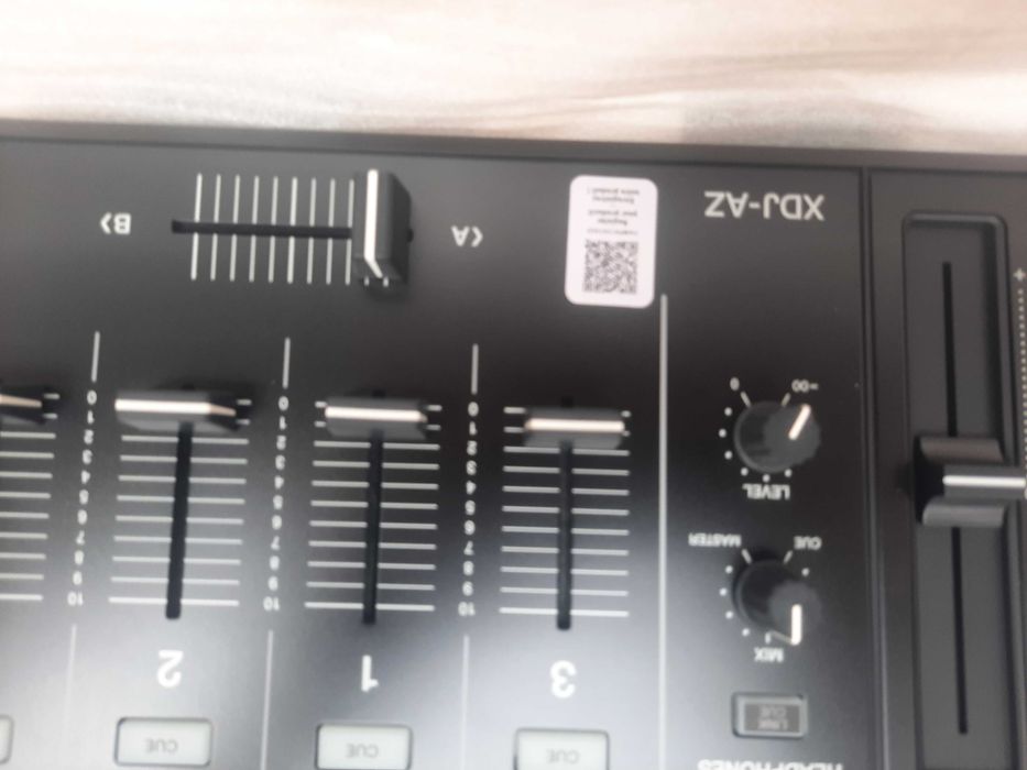 Продается Pioneer XDJ AZ