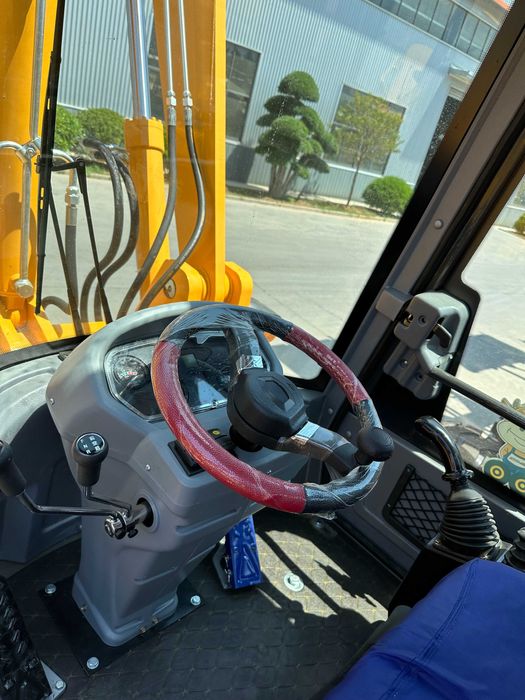 Фронтальные погрузчик MAXBULL модель SW948  - 1,7 куба