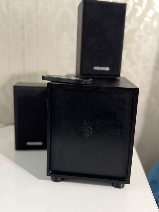 Microlab 2.1 с сабвуфером + пультом