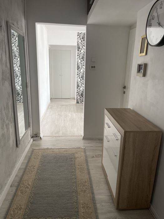 Inchiriez apartament 3 camere