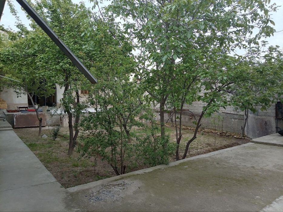 Каттакургон шахарда уй сотилади