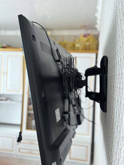 Sony Bravia + подарка кранштейн