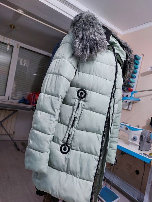 Продам пуховик в отличном состоянии, одевали пару раз