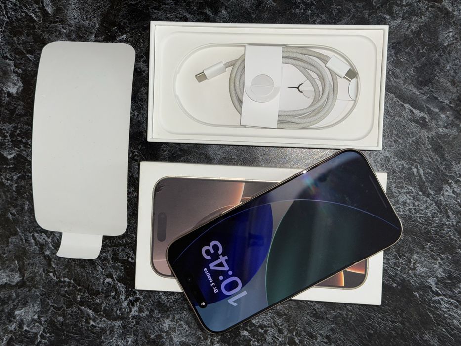 Iphone 16 pro почти новый