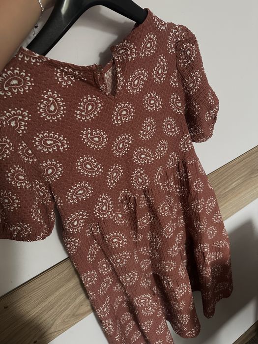 Свежа пролетна рокличка Zara