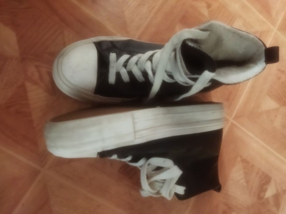 Продам кеды кроссы