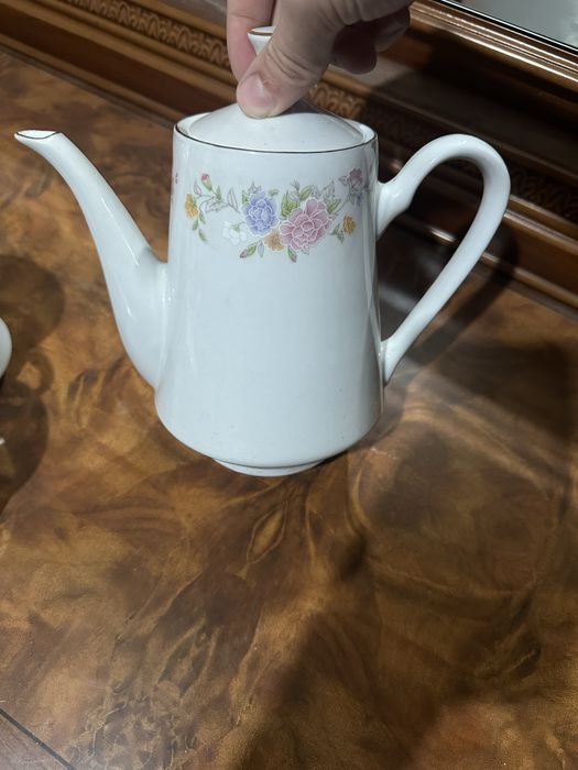 Фарфоровая чайный сервис