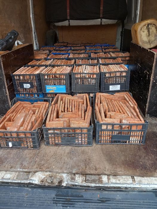 Vând caramida feliata rustica