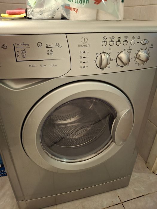 Masina de spălat indesit