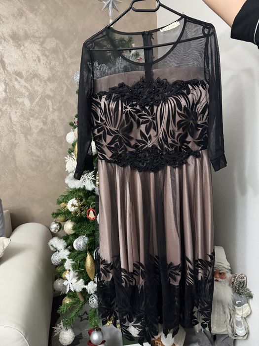 Rochie  tull cu aplicatii