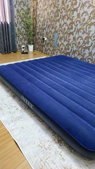 Продается надувной матрас на 2 персоны от INTEX с насосом