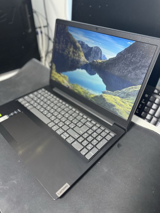Продаю ноутбук Lenovo