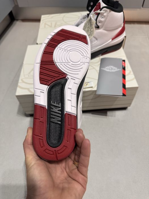 Air Jordan Retro 2 OG Chicago