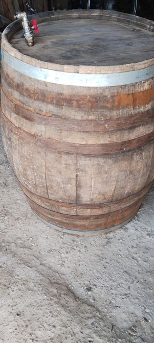 Vând butoi de stejar,350 litri