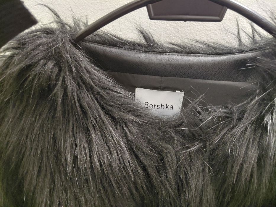 Черно дамско яке от пух